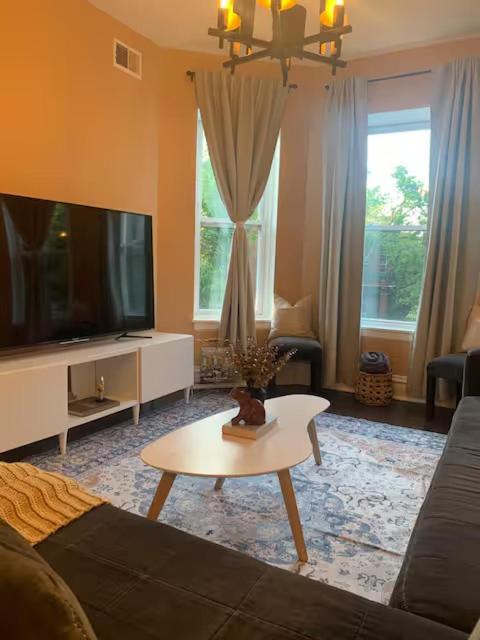 Luxurious Andersonville Oasis Чикаго Екстериор снимка